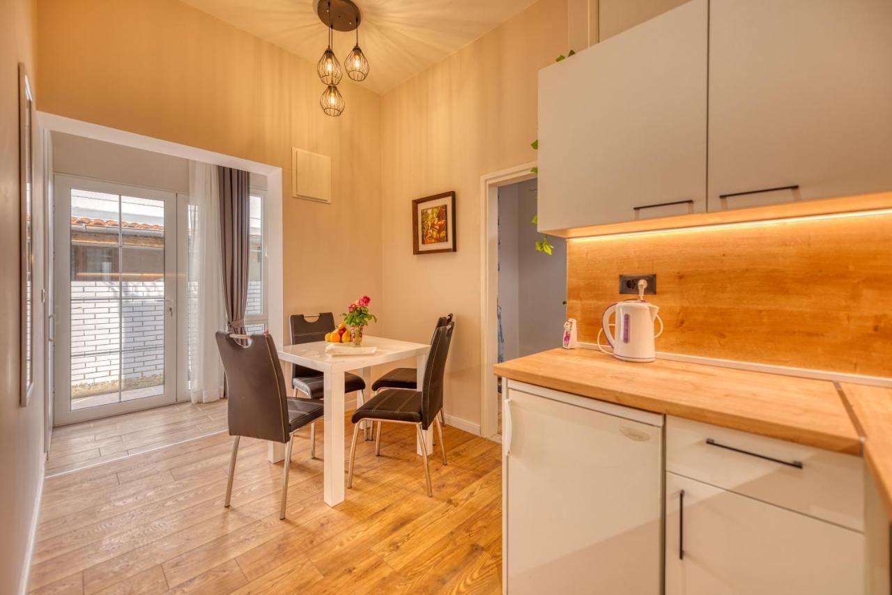 Apartments Vujosevic Tivat Zewnętrze zdjęcie