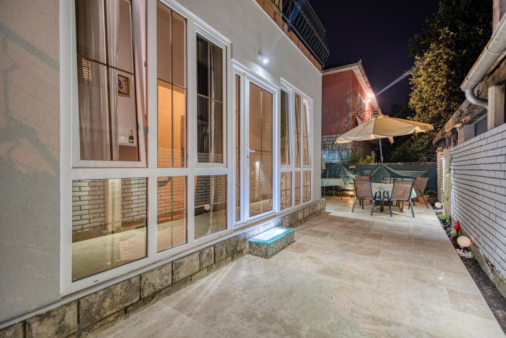 Apartments Vujosevic Tivat Zewnętrze zdjęcie